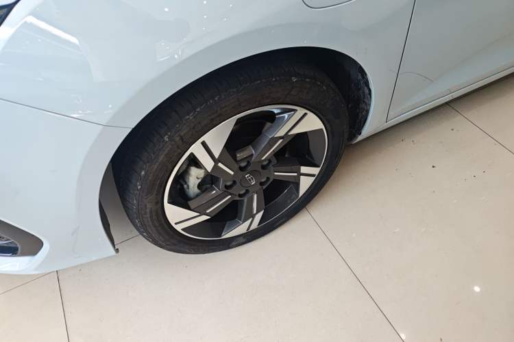 Used Geely Auto Emgrand L HiP 2022 1.5TD-DHT Pro 100KM Super Swift Left Front Wheel Hub