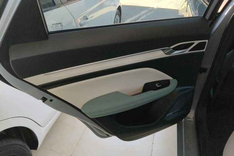 Used Geely Auto Emgrand L HiP 2022 1.5TD-DHT Pro 100KM Super Rui Left Rear Door Interior