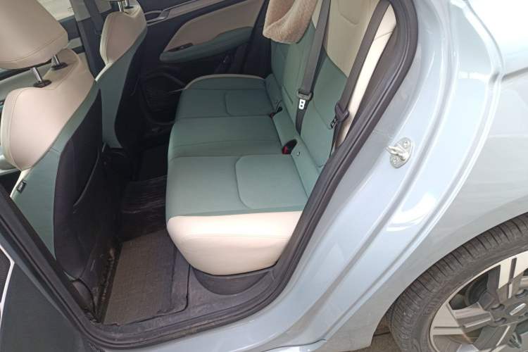 Used Geely Auto Emgrand L HiP 2022 1.5TD-DHT Pro 100KM Super Swift Left Rear Seat