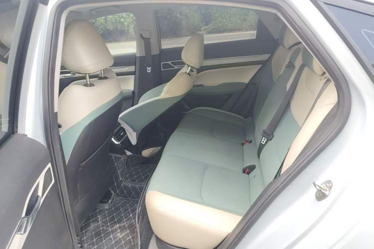 Used Geely Auto Emgrand L HiP 2022 1.5TD-DHT Pro 100KM Super Swift Left Rear Seat