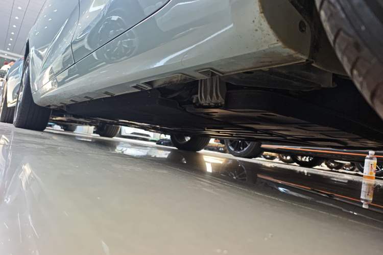 Used Geely Auto Emgrand L HiP 2022 1.5TD-DHT Pro 100KM Super Swift Left Side Sill