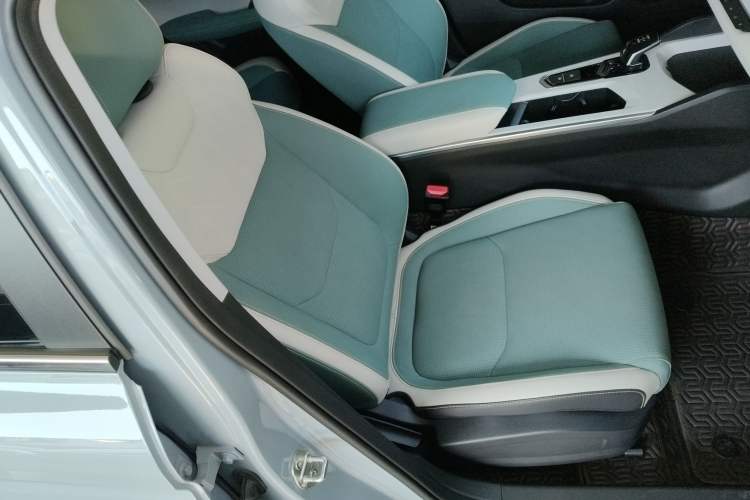 Used Geely Auto Emgrand L HiP 2022 1.5TD-DHT Pro 100KM Super Rui Right Front Seat
