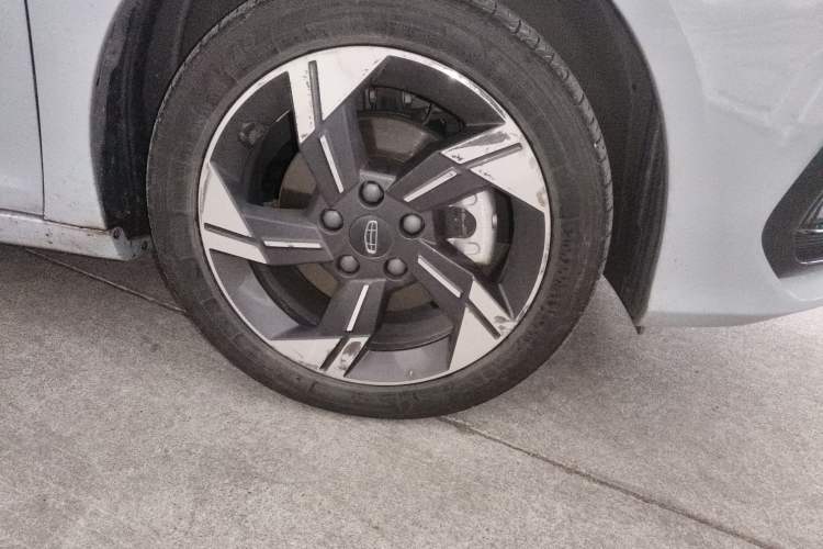 Used Geely Auto Emgrand L HiP 2022 1.5TD-DHT Pro 100KM Super Rui Right Front Wheel Hub