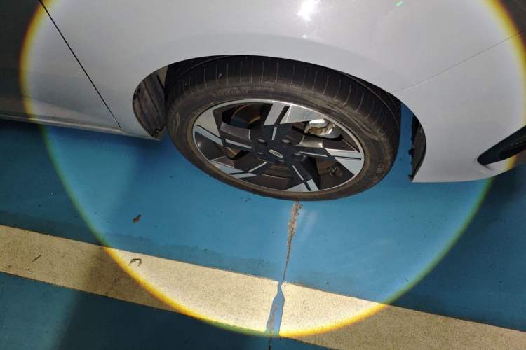 Used Geely Auto Emgrand L HiP 2022 1.5TD-DHT Pro 100KM Super Swift Right Front Wheel Hub