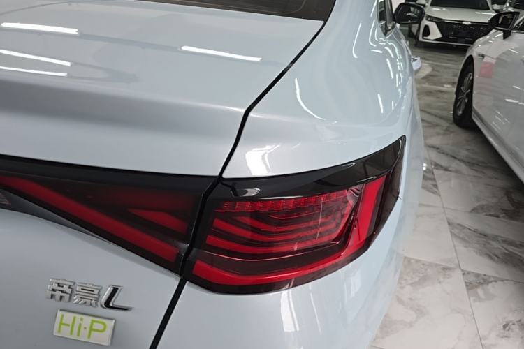 Used Geely Auto Emgrand L HiP 2022 1.5TD-DHT Pro 100KM Super Clean Right Rear Taillight