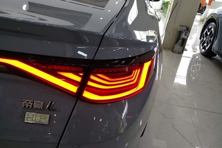 Used Geely Auto Emgrand L HiP 2022 1.5TD-DHT Pro 100KM Super Swift Right Rear Taillight