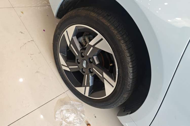 Used Geely Auto Emgrand L HiP 2022 1.5TD-DHT Pro 100KM Super Swift Right Rear Wheel Hub