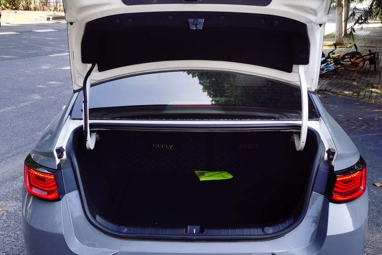 Used Geely Auto Emgrand L HiP 2022 1.5TD-DHT Pro 100KM Super Swift Trunk