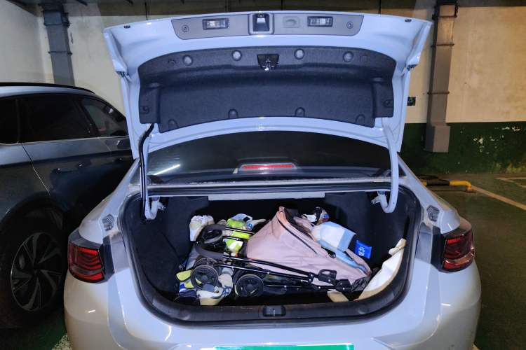 Used Geely Auto Emgrand L HiP 2022 1.5TD-DHT Pro 100KM Super Rui Trunk