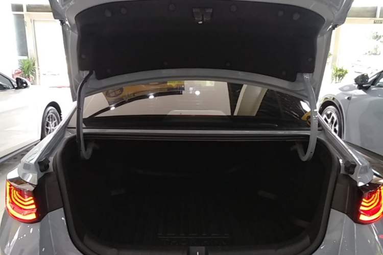 Used Geely Auto Emgrand L HiP 2022 1.5TD-DHT Pro 100KM Super Swift Trunk