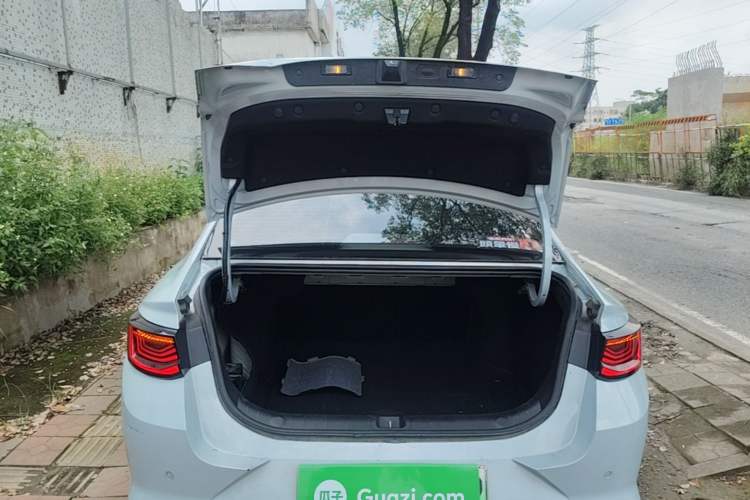 Used Geely Auto Emgrand L HiP 2022 1.5TD-DHT Pro 100KM Super Swift Trunk