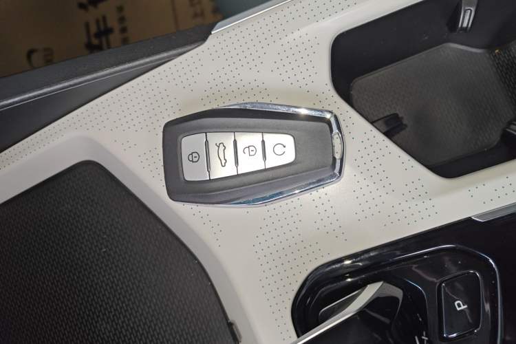 Used Geely Auto Emgrand L HiP 2022 1.5TD-DHT Pro 100KM Super Rui Vehicle Key