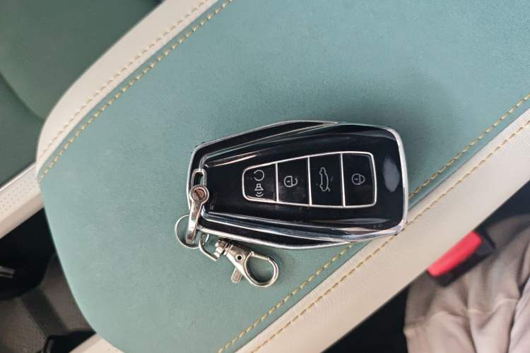 Used Geely Auto Emgrand L HiP 2022 1.5TD-DHT Pro 100KM Super Swift Vehicle Key