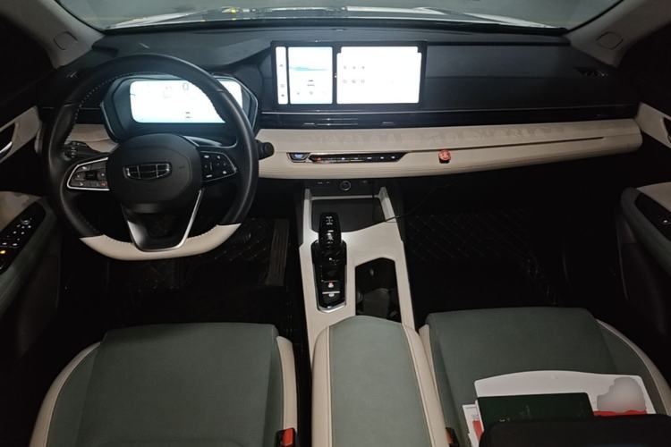 Used Geely Auto Emgrand L HiP 2022 1.5TD-DHT Pro 100KM Super Rui Center Console