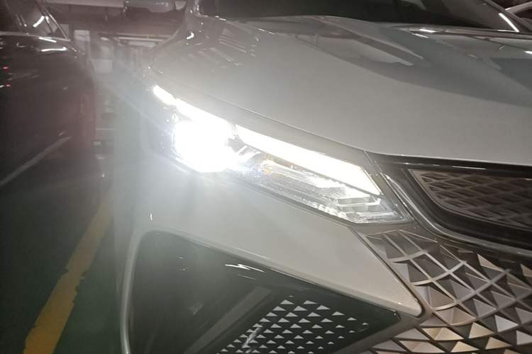Used Geely Auto Emgrand L HiP 2022 1.5TD-DHT Pro 100KM Super Rui Right Front Headlight