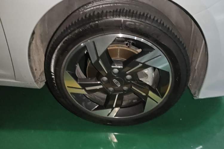 Used Geely Auto Emgrand L HiP 2022 1.5TD-DHT Pro 100KM Super Rui Right Front Wheel Hub