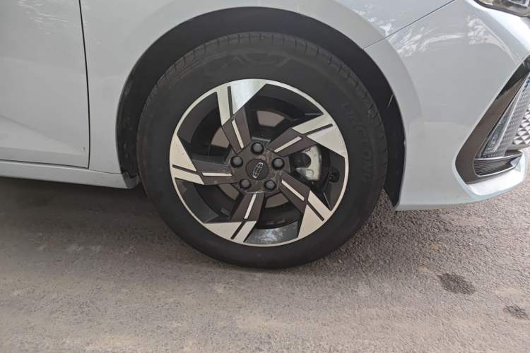 Used Geely Auto Emgrand L HiP 2022 1.5TD-DHT Pro 100KM Super Swift Right Front Wheel Hub