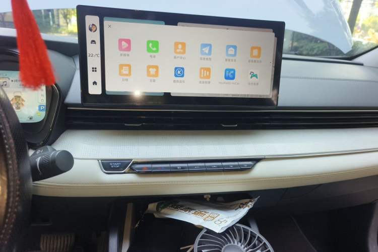 Used Geely Auto Emgrand L HiP 2022 1.5TD-DHT Pro 100KM Super Swift Audio And AC Panel