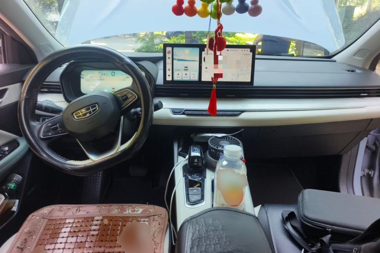 Used Geely Auto Emgrand L HiP 2022 1.5TD-DHT Pro 100KM Super Swift Center Console