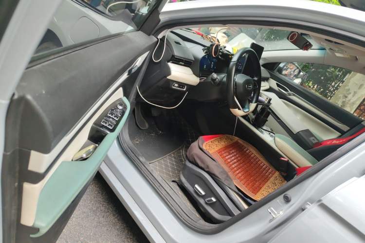Used Geely Auto Emgrand L HiP 2022 1.5TD-DHT Pro 100KM Super Swift Driver Seat