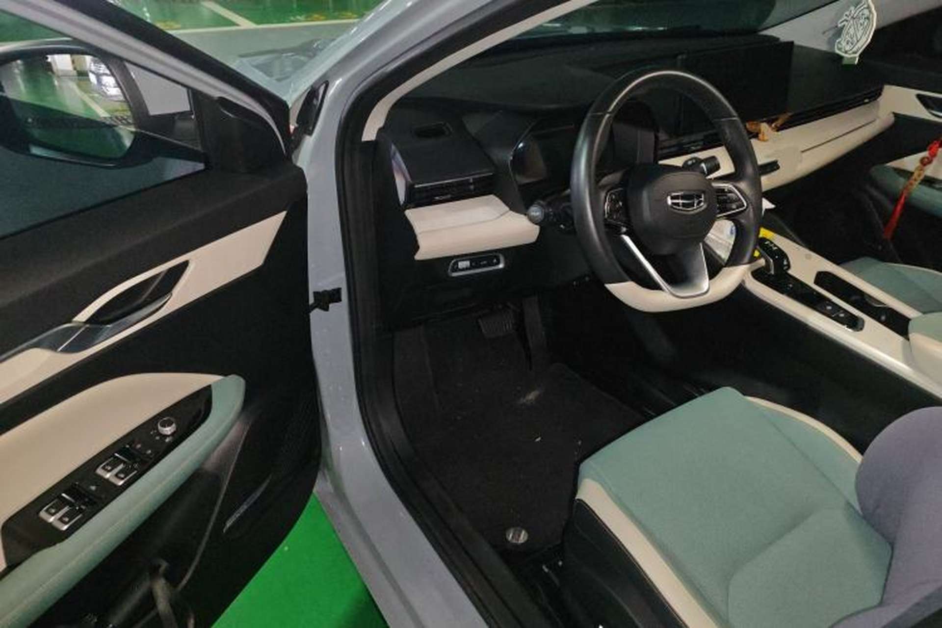 Used Geely Auto Emgrand L HiP 2022 1.5TD-DHT Pro 100KM Super Swift Driver Seat