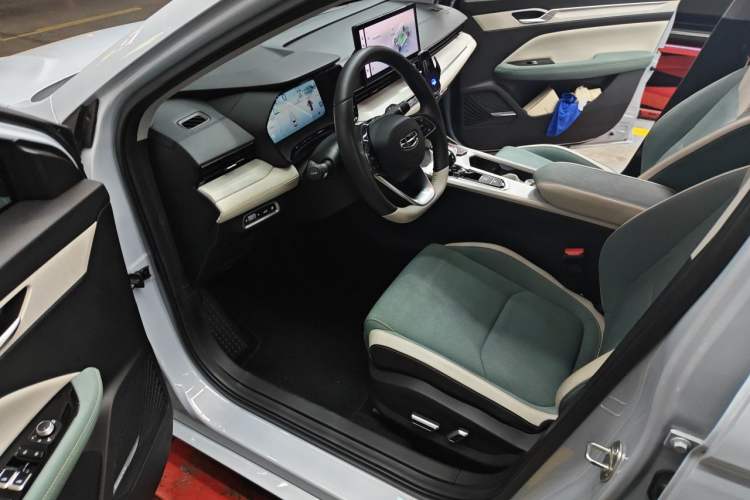 Used Geely Auto Emgrand L HiP 2022 1.5TD-DHT Pro 100KM Super Rui Driver Seat