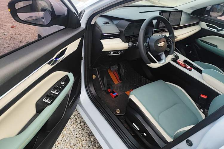 Used Geely Auto Emgrand L HiP 2022 1.5TD-DHT Pro 100KM Executive Edition Driver Seat