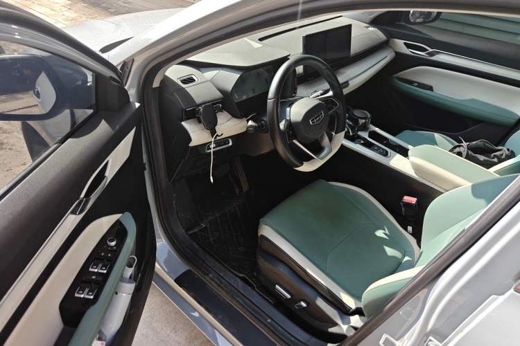 Used Geely Auto Emgrand L HiP 2022 1.5TD-DHT Pro 100KM Super Swift Driver Seat