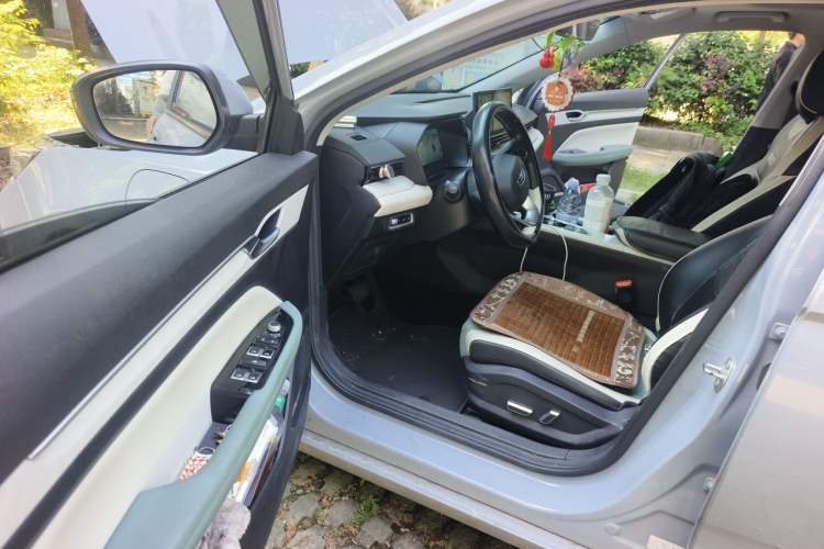 Used Geely Auto Emgrand L HiP 2022 1.5TD-DHT Pro 100KM Super Swift Driver Seat