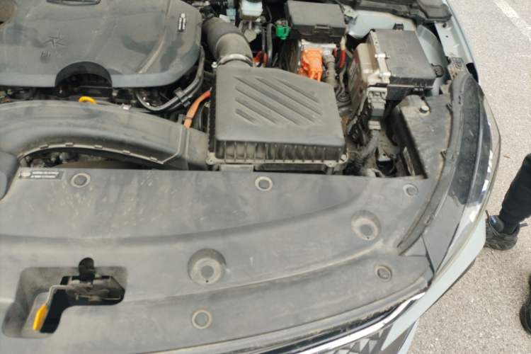 Used Geely Auto Emgrand L HiP 2022 1.5TD-DHT Pro 100KM Super Swift Engine Bay Left