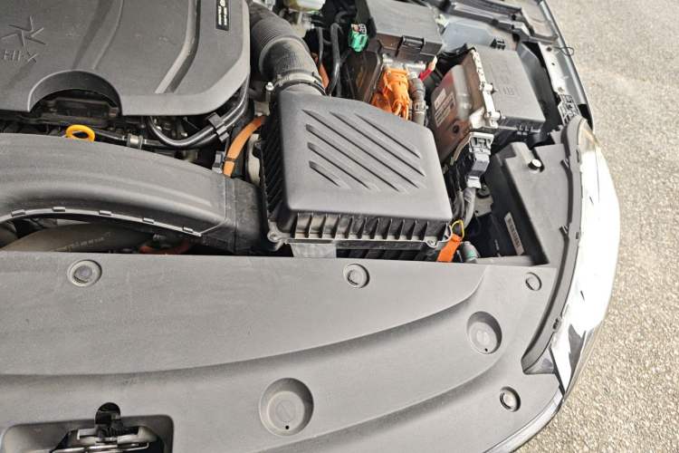 Used Geely Auto Emgrand L HiP 2022 1.5TD-DHT Pro 100KM Super Swift Engine Bay Left