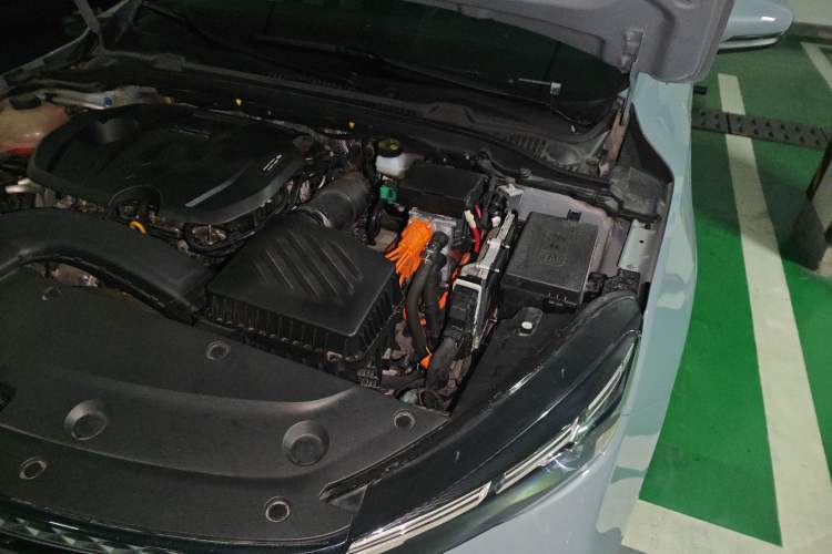 Used Geely Auto Emgrand L HiP 2022 1.5TD-DHT Pro 100KM Super Swift Engine Bay Left