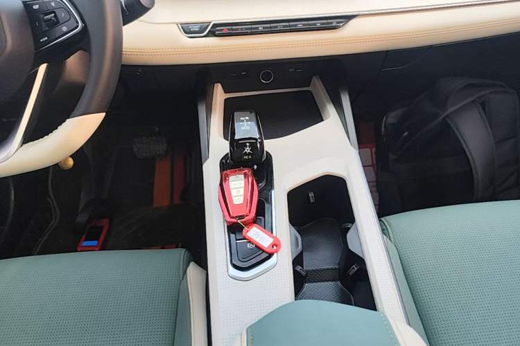Used Geely Auto Emgrand L HiP 2022 1.5TD-DHT Pro 100KM Executive Edition Gear Lever