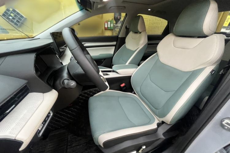 Used Geely Auto Emgrand L HiP 2022 1.5TD-DHT Pro 100KM Super Swift Interior 4