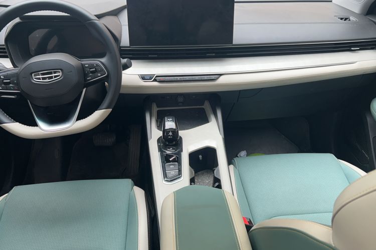 Used Geely Auto Emgrand L HiP 2022 1.5TD-DHT Pro 100KM Super Rui Interior 4