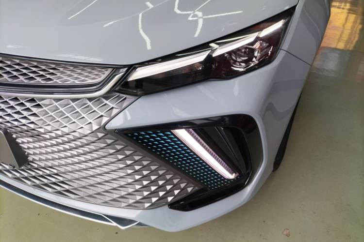 Used Geely Auto Emgrand L HiP 2022 1.5TD-DHT Pro 100KM Super Swift Left Front Headlight