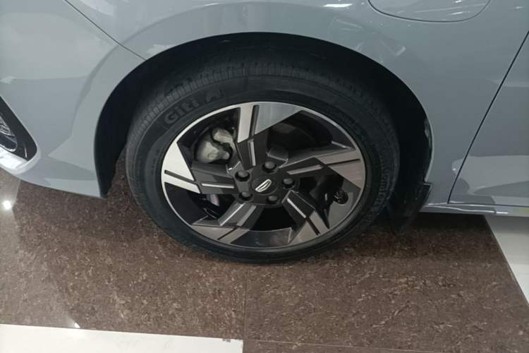 Used Geely Auto Emgrand L HiP 2022 1.5TD-DHT Pro 100KM Super Swift Left Front Wheel Hub
