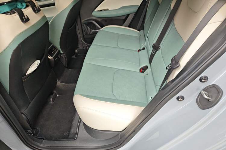 Used Geely Auto Emgrand L HiP 2022 1.5TD-DHT Pro 100KM Super Swift Left Rear Seat
