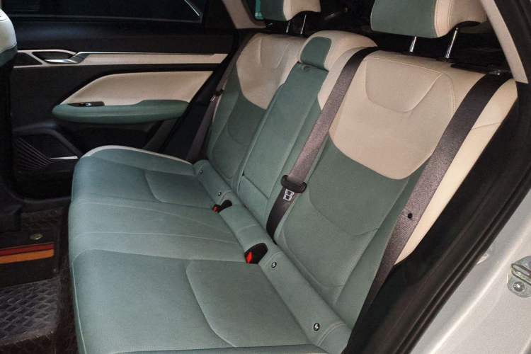 Used Geely Auto Emgrand L HiP 2022 1.5TD-DHT Pro 100KM Super Rui Left Rear Seat