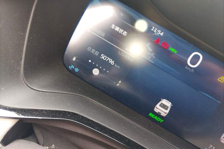 Used Geely Auto Emgrand L HiP 2022 1.5TD-DHT Pro 100KM Super Swift Odometer Close Up