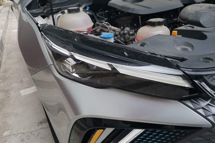 Used Geely Auto Emgrand L HiP 2022 1.5TD-DHT Pro 100KM Super Rui Right Front Headlight