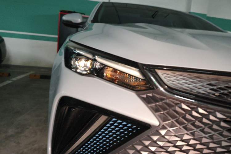 Used Geely Auto Emgrand L HiP 2022 1.5TD-DHT Pro 100KM Super Rui Right Front Headlight