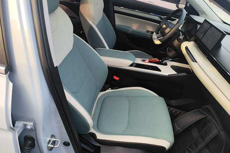 Used Geely Auto Emgrand L HiP 2022 1.5TD-DHT Pro 100KM Executive Edition Right Front Seat