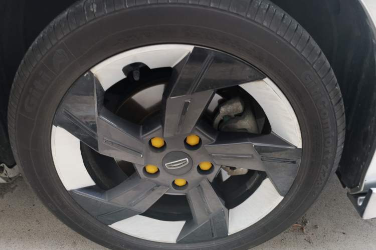 Used Geely Auto Emgrand L HiP 2022 1.5TD-DHT Pro 100KM Super Rui Right Front Wheel Hub