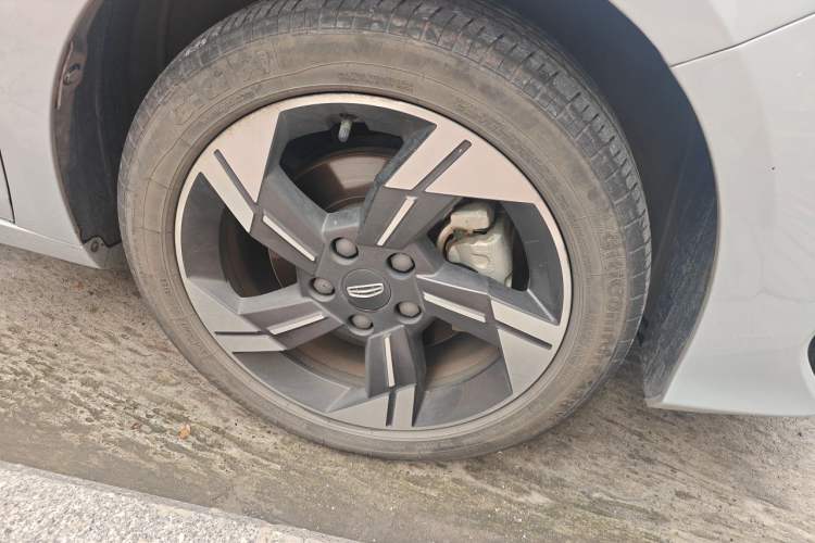 Used Geely Auto Emgrand L HiP 2022 1.5TD-DHT Pro 100KM Super Rui Right Front Wheel Hub