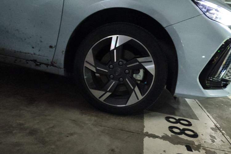 Used Geely Auto Emgrand L HiP 2022 1.5TD-DHT Pro 100KM Super Rui Right Front Wheel Hub
