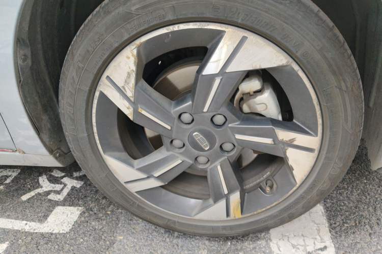 Used Geely Auto Emgrand L HiP 2022 1.5TD-DHT Pro 100KM Super Swift Right Front Wheel Hub