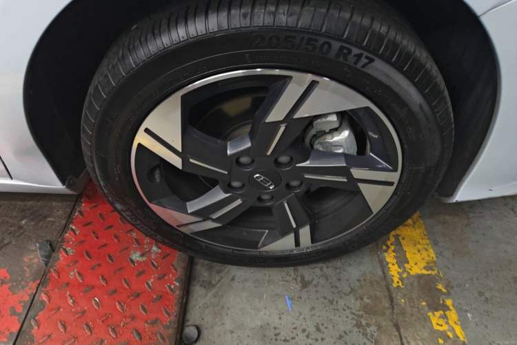 Used Geely Auto Emgrand L HiP 2022 1.5TD-DHT Pro 100KM Super Rui Right Front Wheel Hub