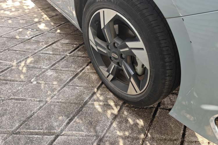 Used Geely Auto Emgrand L HiP 2022 1.5TD-DHT Pro 100KM Super Swift Right Front Wheel Hub