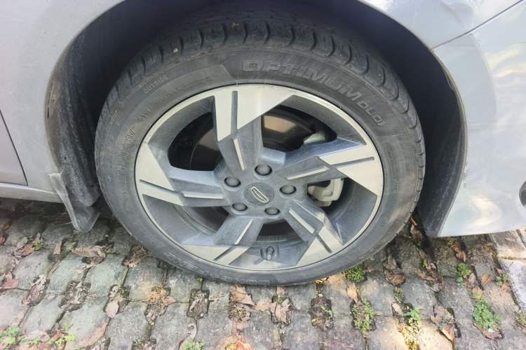 Used Geely Auto Emgrand L HiP 2022 1.5TD-DHT Pro 100KM Super Swift Right Front Wheel Hub